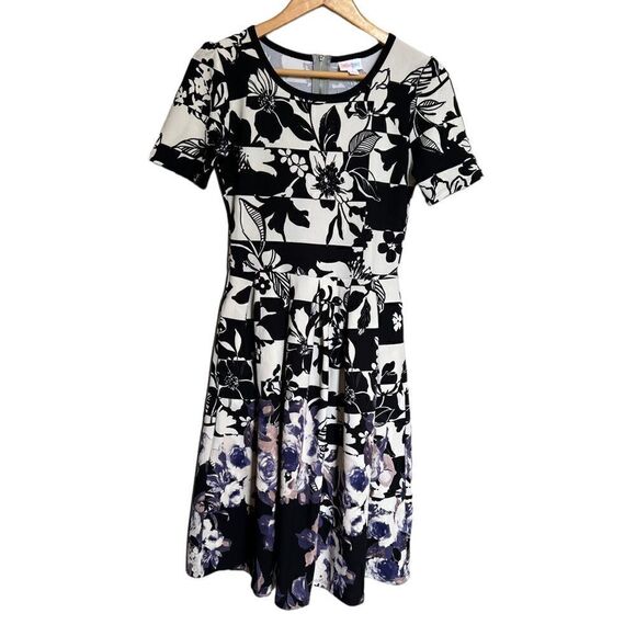 LuLaRoe Unicorn Dipped Floral Amelia Dress Size Small - Picture 1 of 7